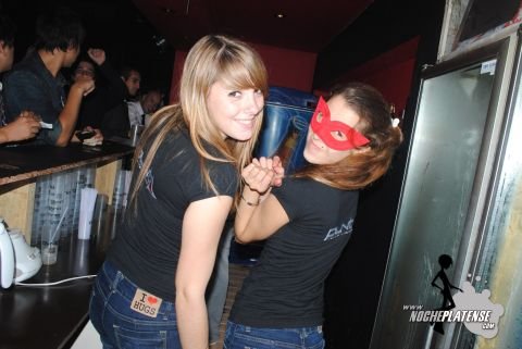 Foto etiquetada de Roo.bn